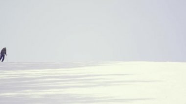 Turistler dağlar Kayak Merkezi sakin ol.