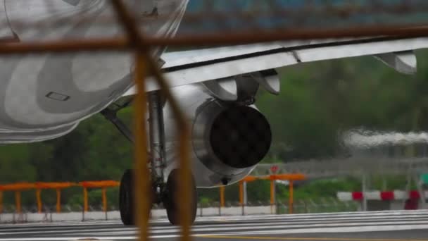 Tiger Air Airbus A320 перед вылетом — стоковое видео