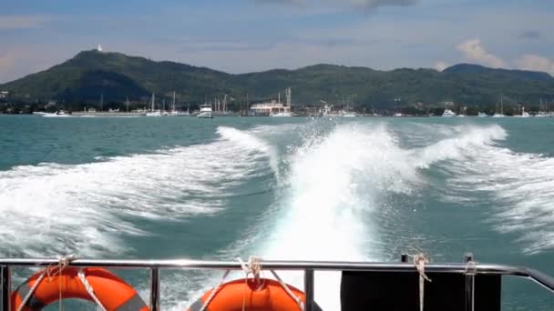 Speedboat departure from Chalong Bay, Phuket — Stock Video