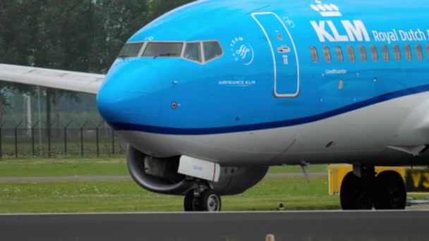 Klm boeing 737 rollend vor Abflug — Stockvideo