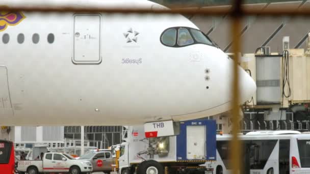 Airbus A350 iniş sonra Taksilemek — Stok video
