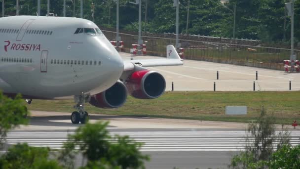 Letadlo pojíždějící před odletem — Stock video