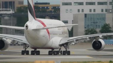 Emirates Airbus 380 taksicilik