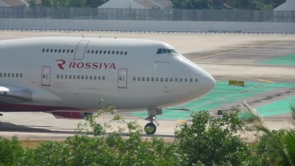 Phuket Thailand November 2016 Rossiya Boeing 747 Xlf Taxiing Departure — Stock Video