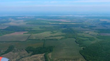 İniş yapan uçaktan hava görüntüsü