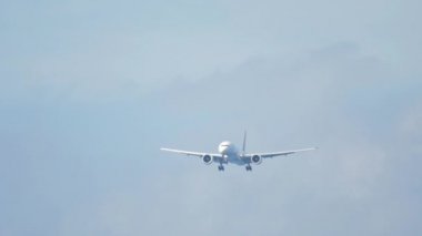 Uçak Boeing 777 açılış