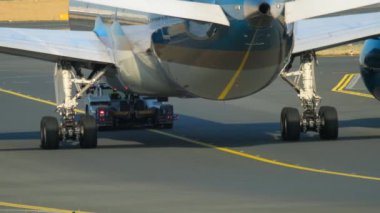 Boeing 787 servise çekme