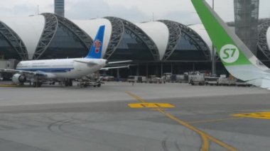 Suvarnabhumi havaalanında uçaklar