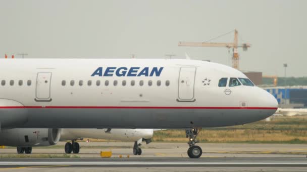 Aegean Airbus 321 taxiing — Stock Video