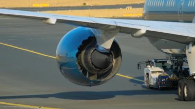 Boeing 787 servise çekme