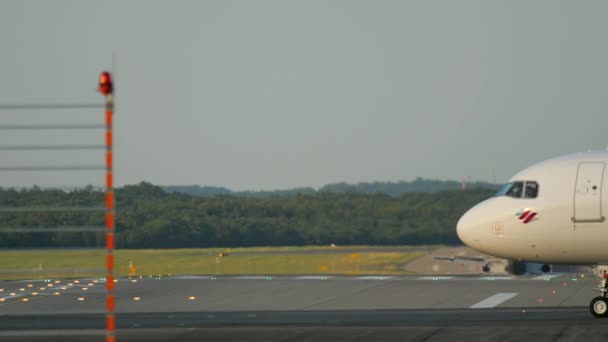 Airplane turn runway before departure — Stock Video