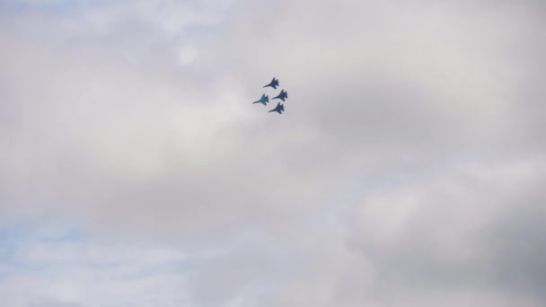 Equipo acrobático de halcones rusos — Vídeo de stock