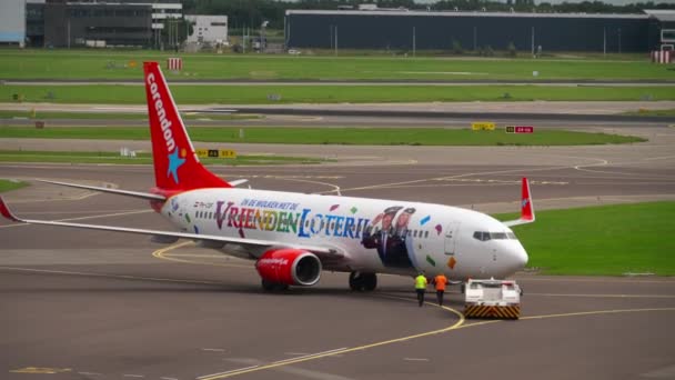 Corendon Dutch Airlines Boeing 737 reboque — Vídeo de Stock