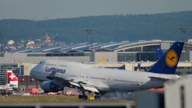 Frankfurt 'a inen uçak