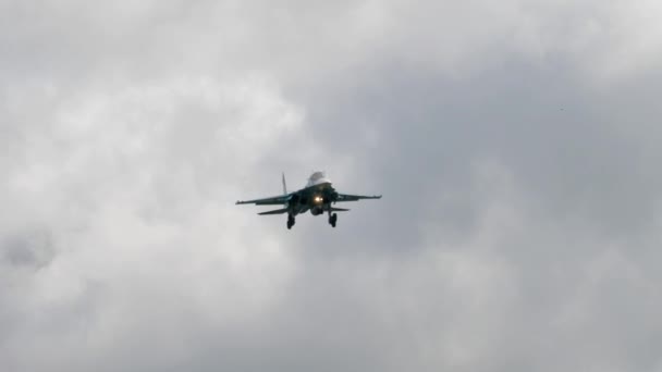 Sukhoi Su-34 Fullback durante el vuelo de demostración — Vídeos de Stock