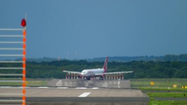 Airberlin Airbus 330 önce kalkış