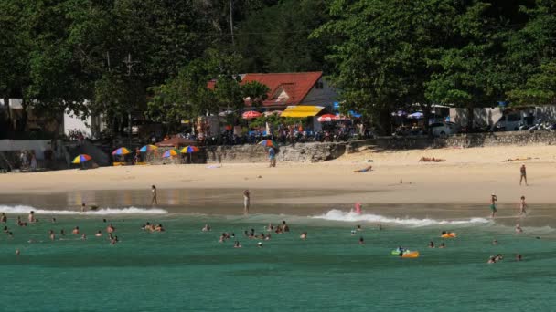 W sezonie w Naiharn beach w Phuket — Wideo stockowe