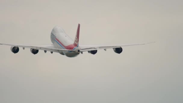 Salida del Cargolux Boeing 747 — Vídeo de stock