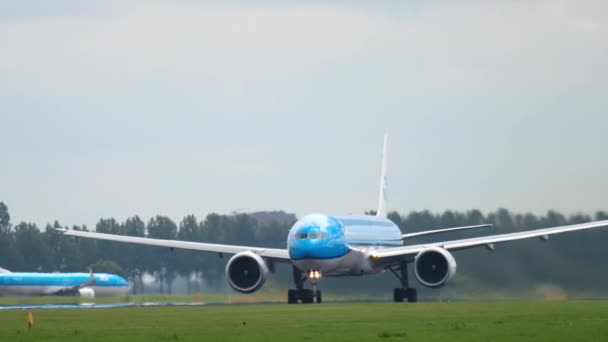 KLM Boeing 777 departure — Stock Video