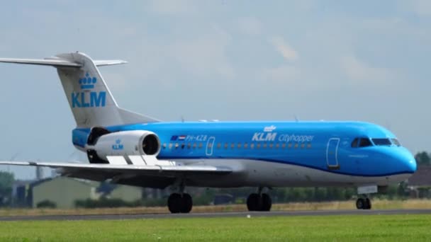 KLM Cityhopper Fokker 70着陆 — 图库视频影像