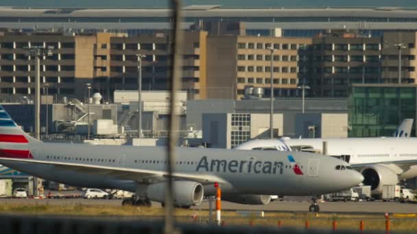American Airlines Airbus 330 Taksi — Stok Video