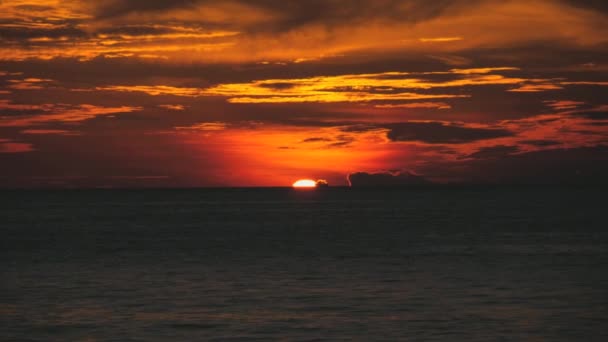 Red Sunset over ocean — Stock Video