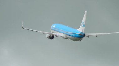 KLM Boeing 737 kalkışı