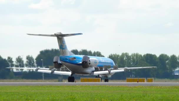 KLM Cityhopper Fokker 70 pouso — Vídeo de Stock