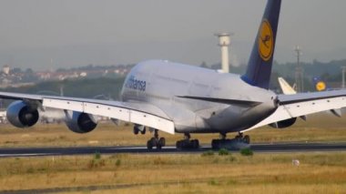 Frankfurt 'a inen uçak