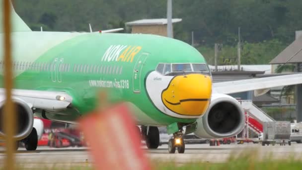 NOK Air Boeing 737 taxiando — Vídeo de Stock