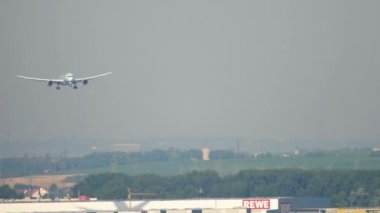 Kanada Boeing 787 hava yaklaşıyor