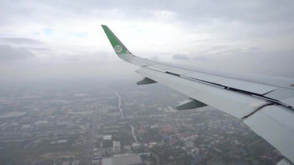 Avión Descendiendo Llegando Aeropuerto Bangkok Tailandia — Vídeos de Stock