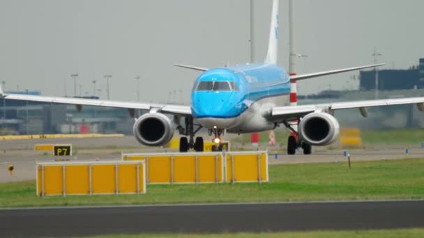 KLM Cityhopper Embraer 190出租车 — 图库视频影像