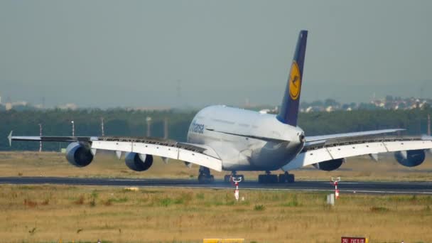 Avión aterrizando en Frankfurt — Vídeo de stock