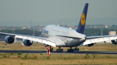 Frankfurt 'a inen uçak