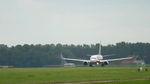 Ryaniar boeing 737 start — Stockvideo