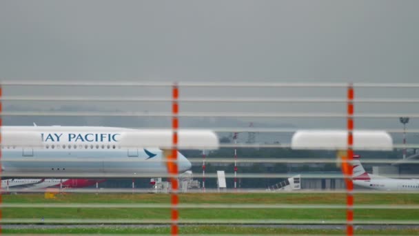 Taxi Cathay Pacific Airbus A350 — Video Stock