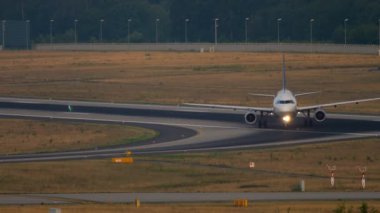 Lufthansa Airbus 320 Taksilemek