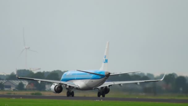 KLM Cityhopper Embraer 190 versnellen — Stockvideo