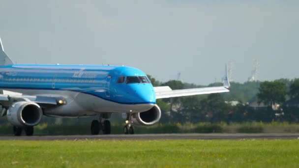 KLM Cityhopper Embraer 190 — стоковое видео
