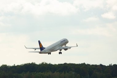 Embraer göğe çıkartıyor