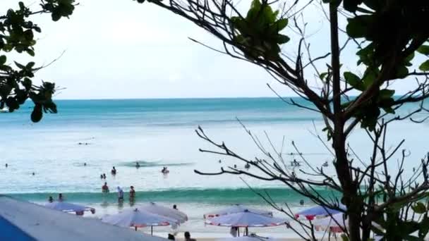 Nai Harn beach, jižně od ostrova Phuket — Stock video