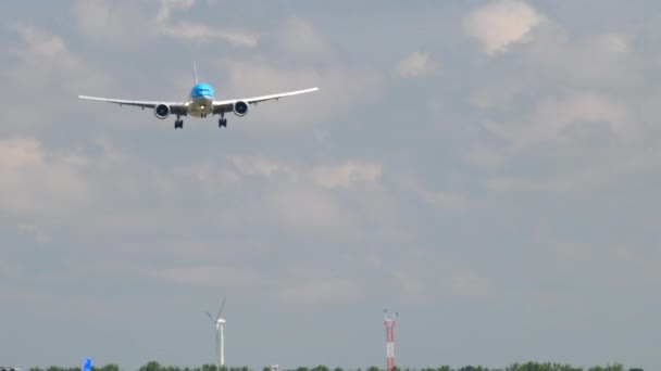 KLM Boeing 777 aterragem — Vídeo de Stock