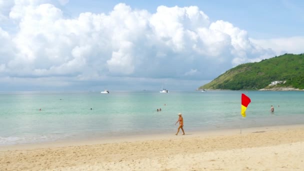 Nai Harn beach, na południe od wyspy Phuket — Wideo stockowe