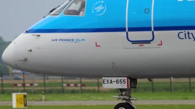 KIM Cityhopper Embraer 190 hızlandırmak