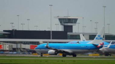 Uçak kalkış önce hızlandırmak