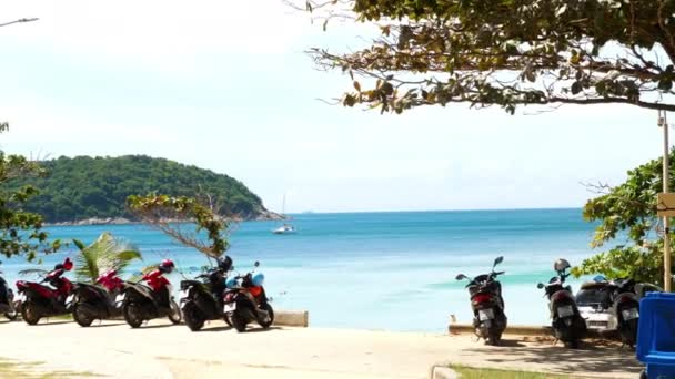 Nai Harn beach, ten zuiden van Phuket Island — Stockvideo