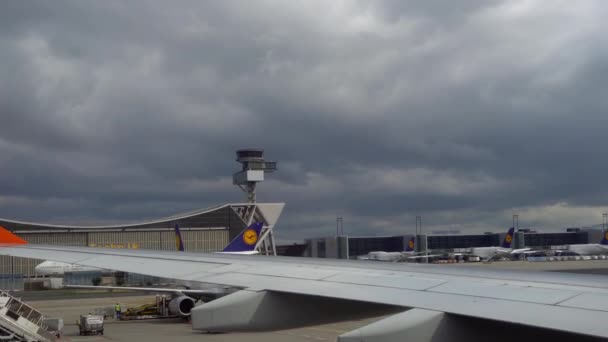 Lotnisko we Frankfurcie fartuch ruchu — Wideo stockowe