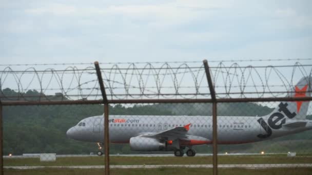 Jetstar Airbus 320 circulation au sol — Video