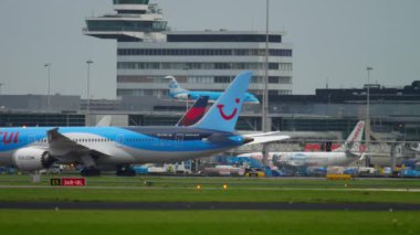 TUI sinek Dreamliner çekme